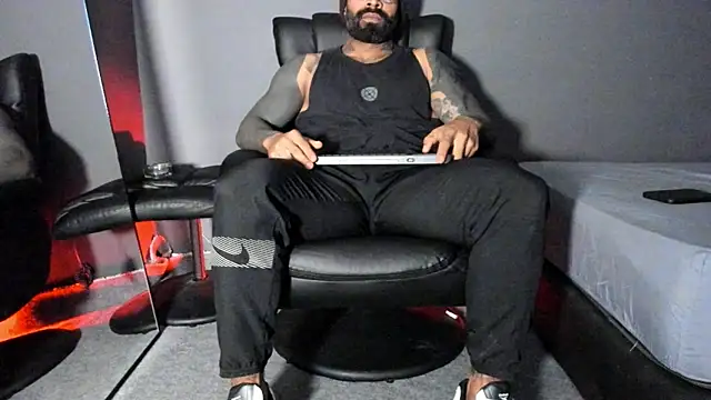 Snapshot of Brock_hurn1 chatting on 12.14.25 Brock hurn1 online show from 12.14.25