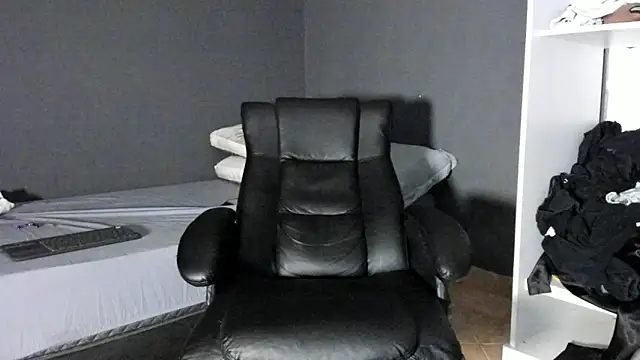 Snapshot of Brock_hurn1 chatting on 12.16.25 Brock hurn1 online show from 12.16.25