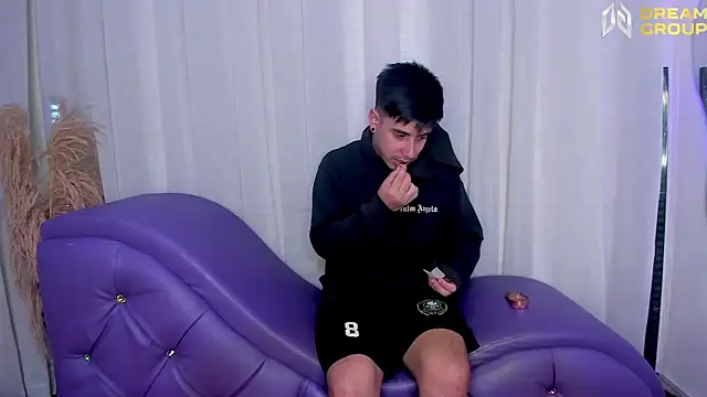 Snapshot of Yourslust_ chatting on 10.20.25 Yourslust online show from 10.20.25