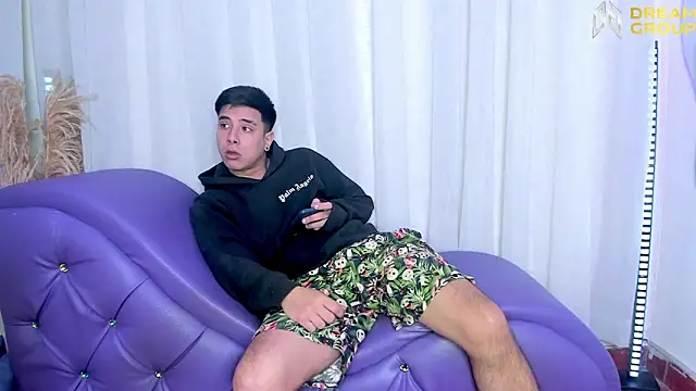 Snapshot of Yourslust_ chatting on 10.24.25 Yourslust online show from 10.24.25