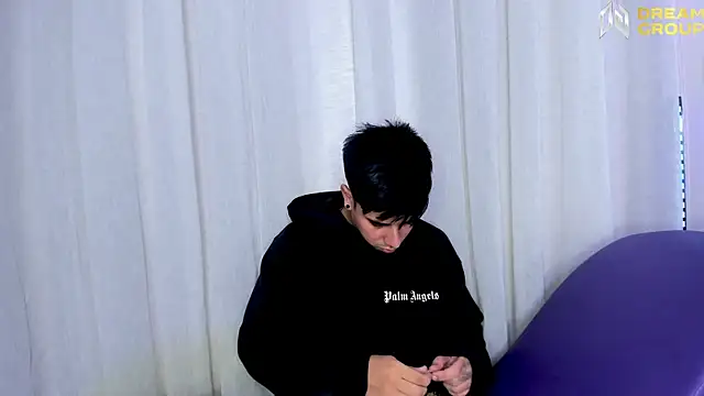 Snapshot of Yourslust_ chatting on 10.27.25 Yourslust online show from 10.27.25