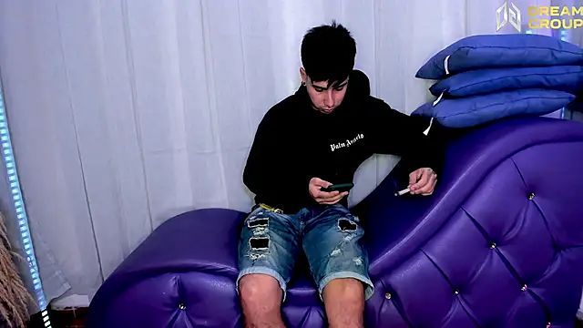 Snapshot of Yourslust_ chatting on 10.31.25 Yourslust online show from 10.31.25