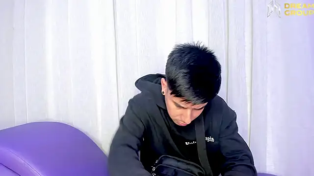 Snapshot of Yourslust_ chatting on 11.02.25 Yourslust online show from 11.02.25