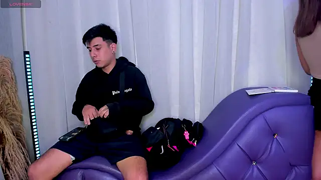 Snapshot of Yourslust_ chatting on 11.07.25 Yourslust online show from 11.07.25