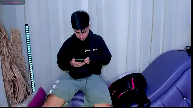 Snapshot of Yourslust_ chatting on 11.17.25 Yourslust online show from 11.17.25