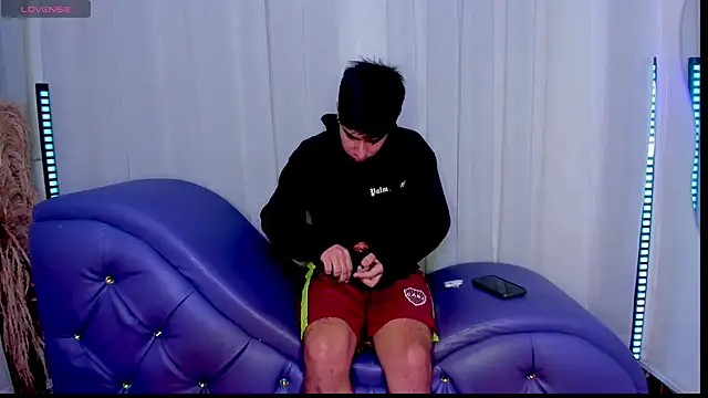 Snapshot of Yourslust_ chatting on 11.22.25 Yourslust online show from 11.22.25