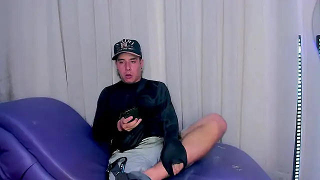 Yourslust  online show from 01.15.26