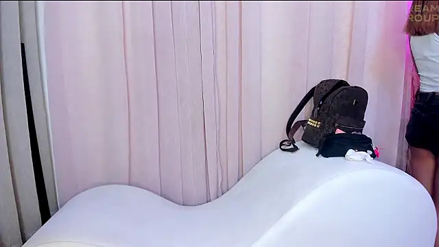 Yourslust  online show from 03.17.26