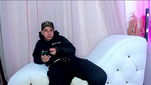 Yourslust  online show from 03.21.26