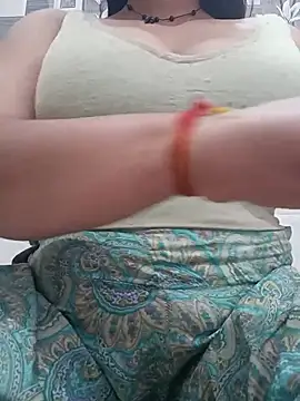 Snapshot of cute-mahek chatting on 05.15.26 cute-mahek online show from 05.15.26