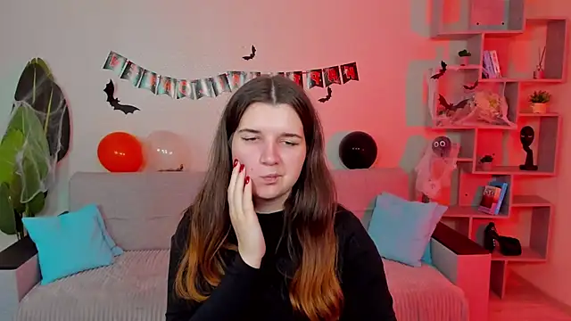 BonneyLove online show from 10.17.25