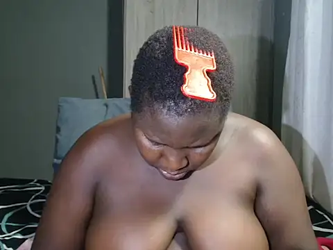 Snapshot of WetwetPussy31 chatting on 06.13.26 WetwetPussy31 online show from 06.13.26
