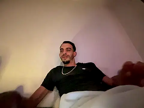 Rebeu313 online show from 09.26.25