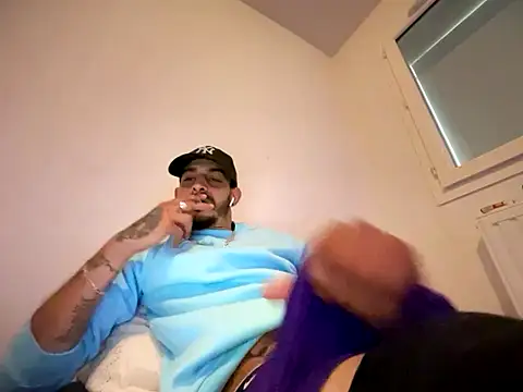 Rebeu313 online show from 10.21.25