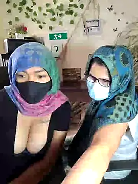 Snapshot of NAJWA-ARAB chatting on 12.17.24 NAJWA-ARAB online show from 12.17.24