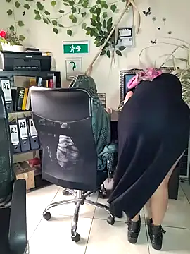 Snapshot of NAJWA-ARAB chatting on 02.13.25 NAJWA-ARAB online show from 02.13.25