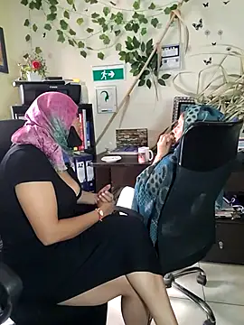 Snapshot of NAJWA-ARAB chatting on 03.10.25 NAJWA-ARAB online show from 03.10.25