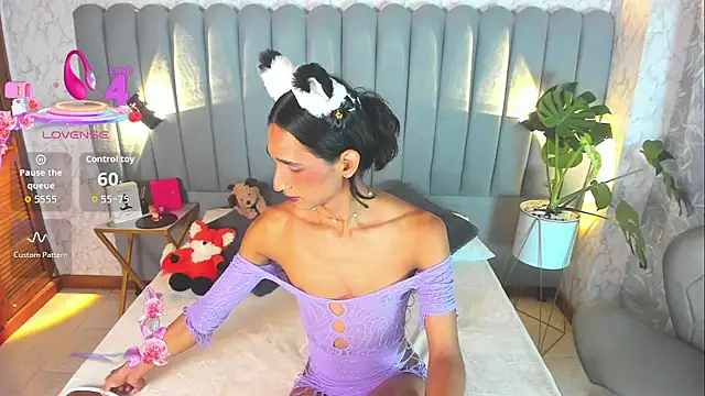 Snapshot of skyyfoxpraga chatting on 10.18.25 skyyfoxpraga online show from 10.18.25