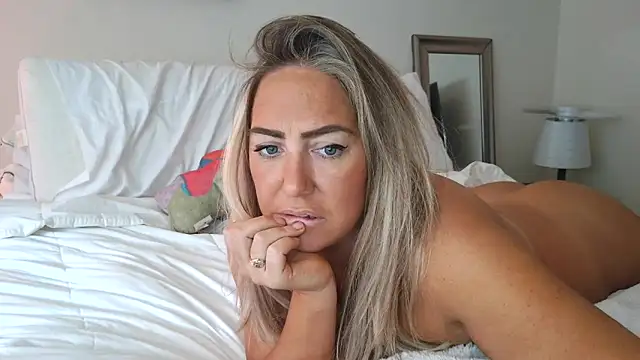 sunshinekisses online show from 11.04.25