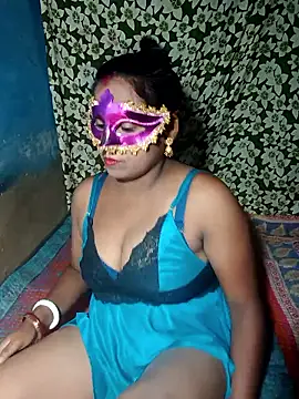 Snapshot of AparnaBoudi chatting on 06.14.26 AparnaBoudi online show from 06.14.26