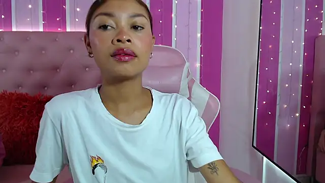 Perla prg online show from 03.15.25