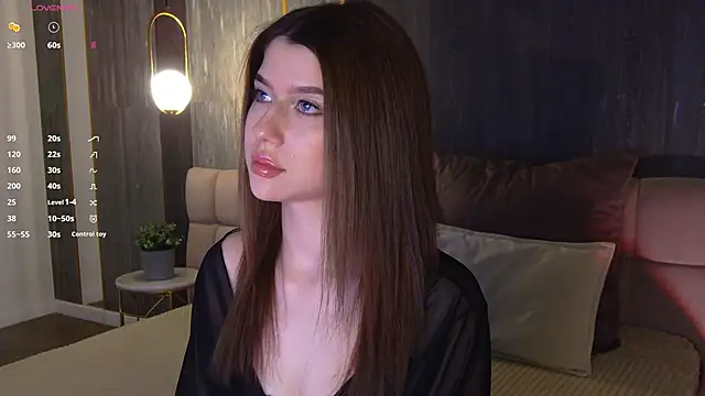 Sara Lewiis online show from 04.21.26