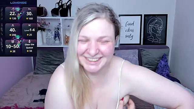 AnnaXCherri online show from 10.22.25