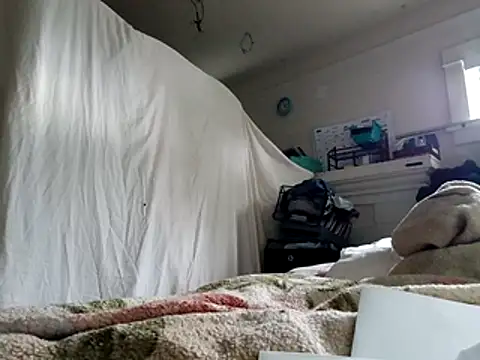 Snapshot of DevinToore chatting on 10.15.25 DevinToore online show from 10.15.25