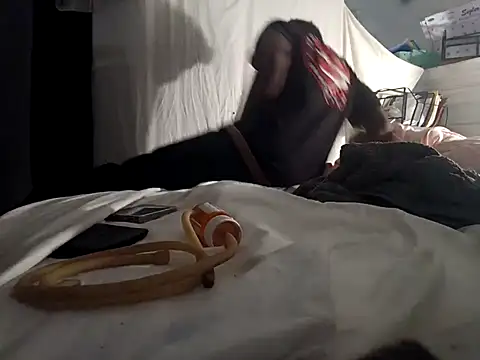 Snapshot of DevinToore chatting on 10.18.25 DevinToore online show from 10.18.25