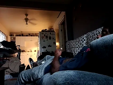 Snapshot of DevinToore chatting on 11.05.25 DevinToore online show from 11.05.25