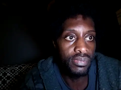 Snapshot of DevinToore chatting on 11.10.25 DevinToore online show from 11.10.25