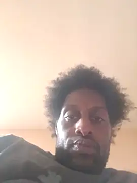 Snapshot of DevinToore chatting on 12.01.25 DevinToore online show from 12.01.25