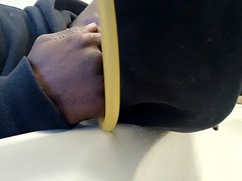 Snapshot of DevinToore chatting on 12.01.25 DevinToore online show from 12.01.25