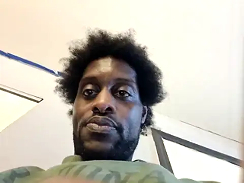 Snapshot of DevinToore chatting on 12.16.25 DevinToore online show from 12.16.25