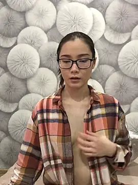 Milka23 online show from 02.23.25