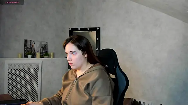 Snapshot of Aliisson_Edwards chatting on 02.07.25 Aliisson Edwards online show from 02.07.25