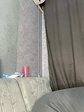 Lola Hale online show from 01.14.26