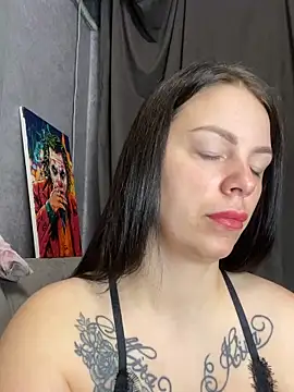 Snapshot of Lola_Hale chatting on 04.28.26 Lola Hale online show from 04.28.26