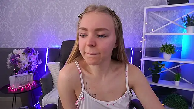 EmilySunshineS online show from 11.17.25