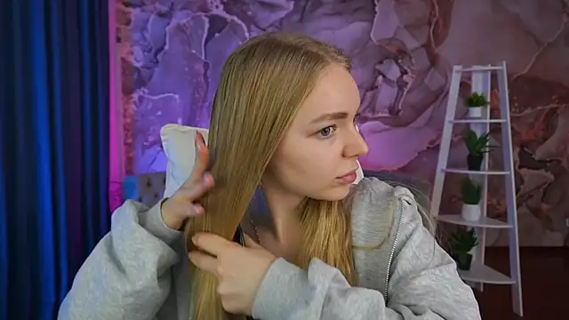 EmilySunshineS online show from 11.26.25