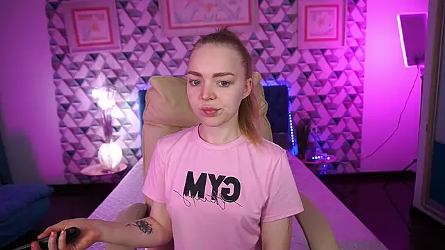 EmilySunshineS online show from 04.11.26