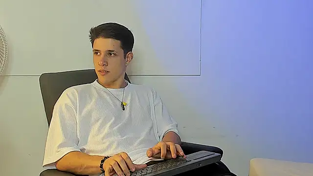 Adan rivas  online show from 12.26.24