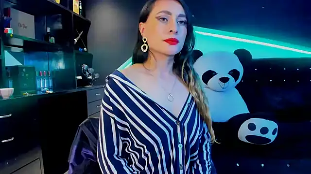 Coral Gibson online show from 02.21.25