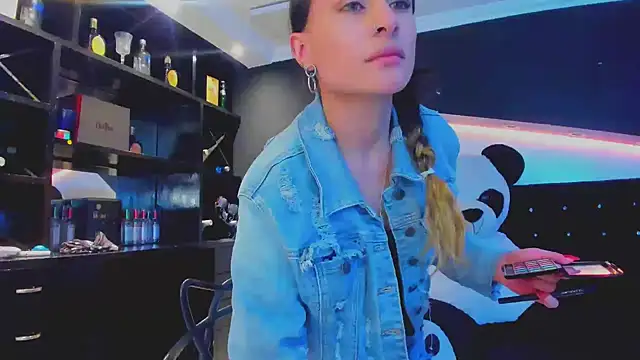 Coral Gibson online show from 03.14.25