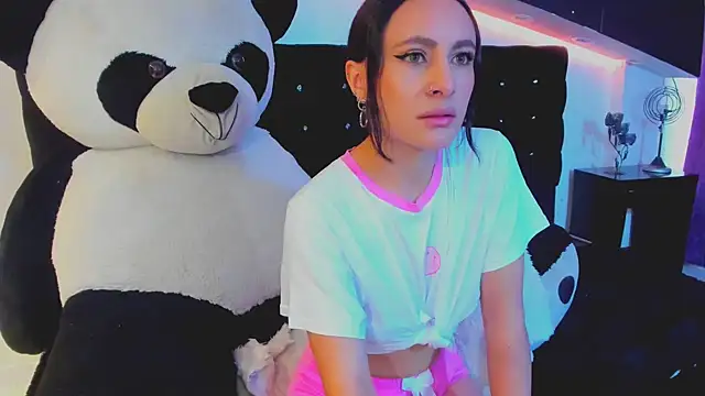 Coral Gibson online show from 03.15.25