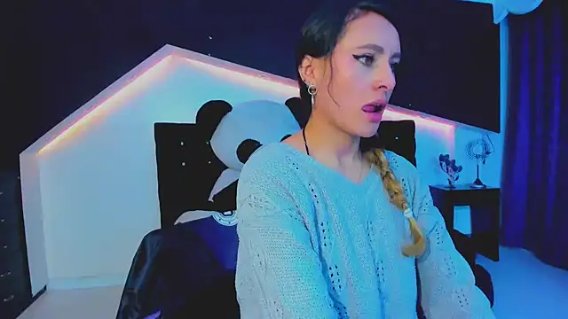 Coral Gibson online show from 03.19.25