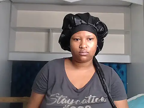 Snapshot of Zeeyonce696 chatting on 01.24.25 Zeeyonce696 online show from 01.24.25