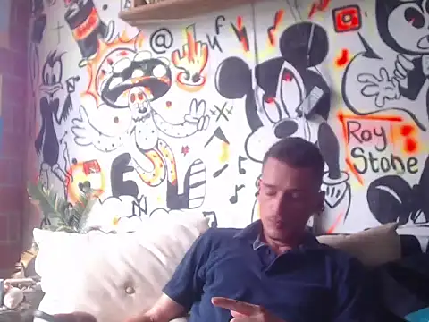 roystonee01 online show from 11.05.25