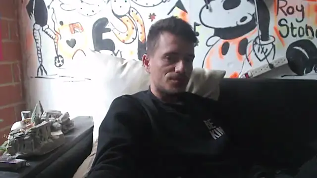 roystonee01 online show from 12.22.25