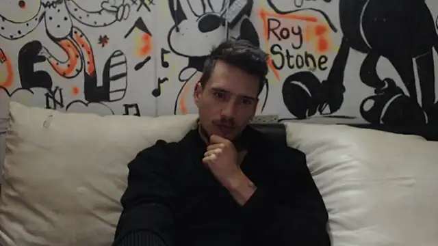 Snapshot of roystonee01 chatting on 01.06.26 roystonee01 online show from 01.06.26